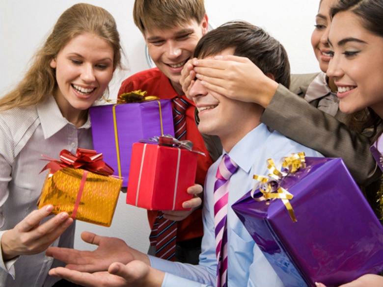 Корпоративные подарки - почему они так важны и что выбрать?
