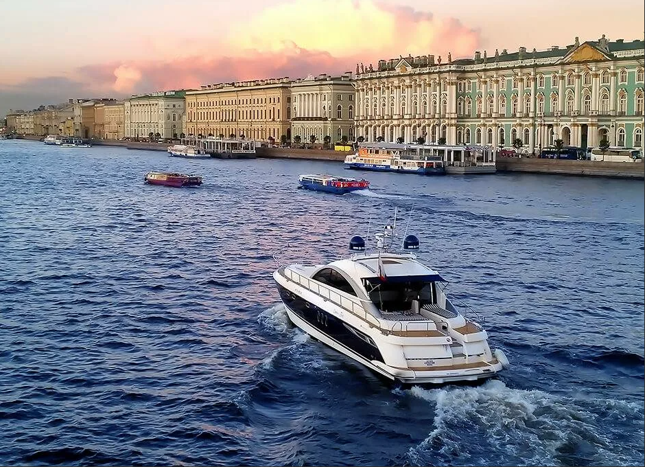 Экскурсии по Санкт-Петербургу на катере