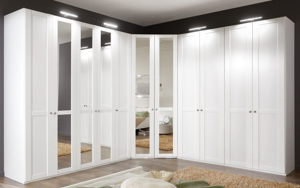 Изготовление распашных шкафов на заказ