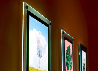 Световые панели в магазине «Farolmedia» Световые панели в магазине «Farolmedia»