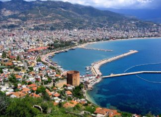 Чем привлекает туристов курортный город Анталия