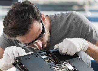 Как починить поврежденный ноутбук? Как починить поврежденный ноутбук?