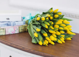 Как выбрать цветы на подарок родному человеку? Как выбрать цветы на подарок родному человеку?