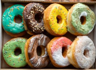 Почему все так любят пончики? Почему все так любят пончики?