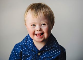 Как человеку с синдромом Дауна помочь адаптироваться к обществу