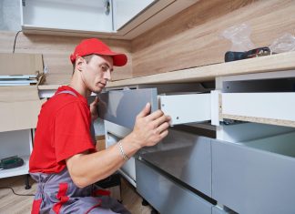 Сборка мебели: почему лучше доверить профессионалам и какие преимущества это дает