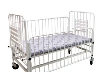 Медицинская кровать для детей: особенности и преимущества