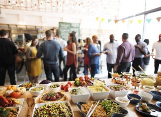 Кейтеринг для фуршета – выбор надежного подрядчика