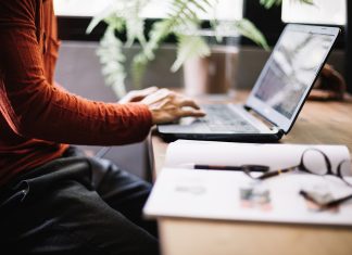 Как выбрать удобное кресло для работы за компьютером?