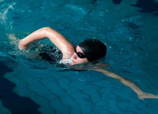 Сравнительный анализ бассейнов в Красноярске: где лучше заниматься плаванием