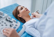 УЗИ сосудов шеи — безопасный способ оценить состояние кровотока