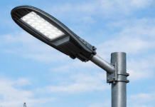 Консольный светильник: надежное решение для уличного освещения в Орске