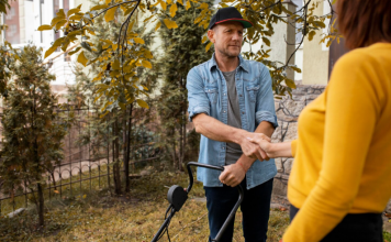 Сосед перекрыл дорогу к участку: как добиться права проезда через сервитут?