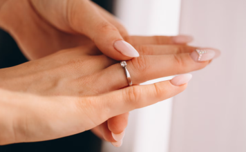 Как ухаживать за женским обручальным кольцом: полное руководство по сохранению блеска и красоты